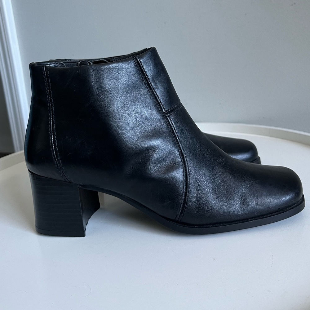 Thom McCan Ankle Boots Vtg Y2K Black Leather Square Toe Size 7W WIDE